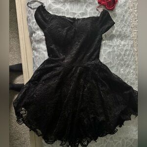 NWT Windsor off shoulder dress